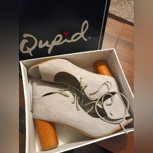 Qupid Women's Suede Heels Size 10